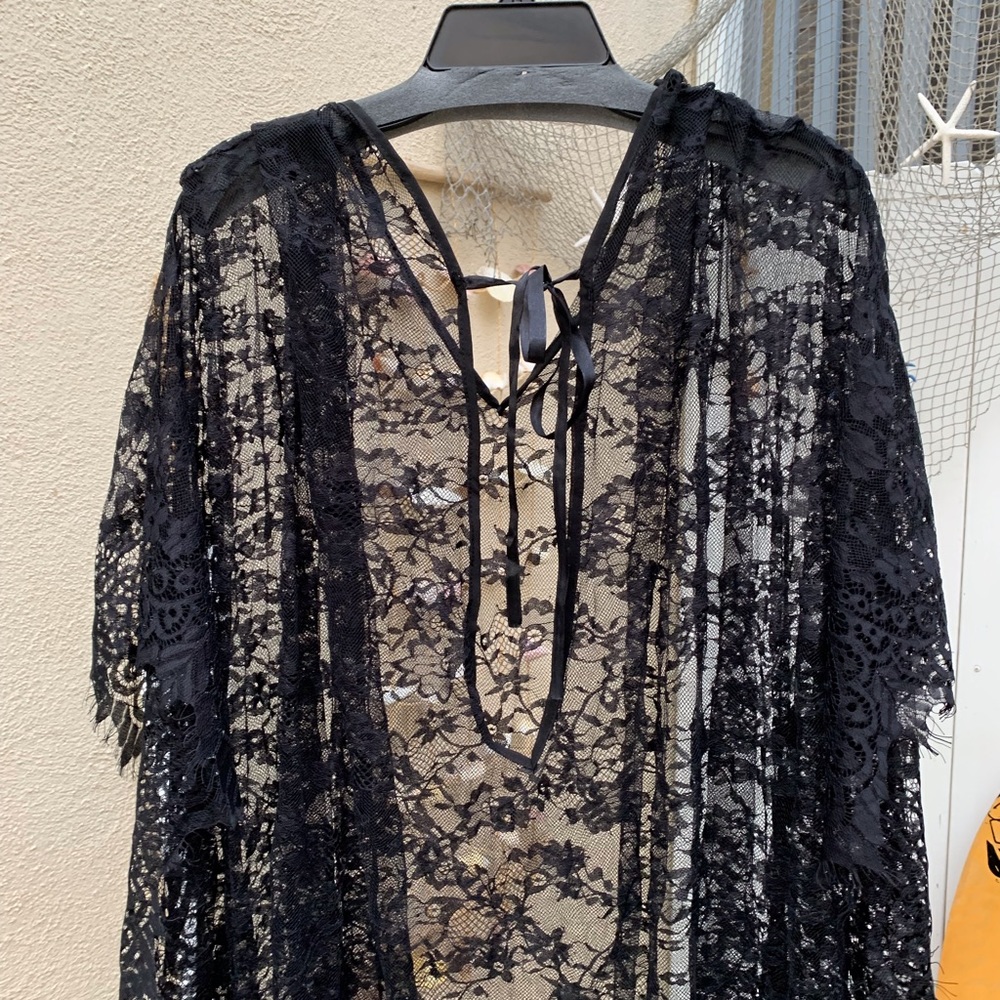 Black lace cape coverup - Picture 3 of 5